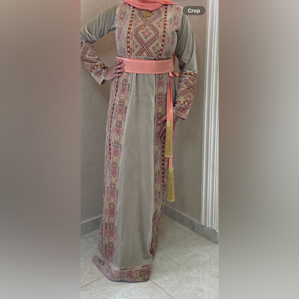 Palestinian Thobe